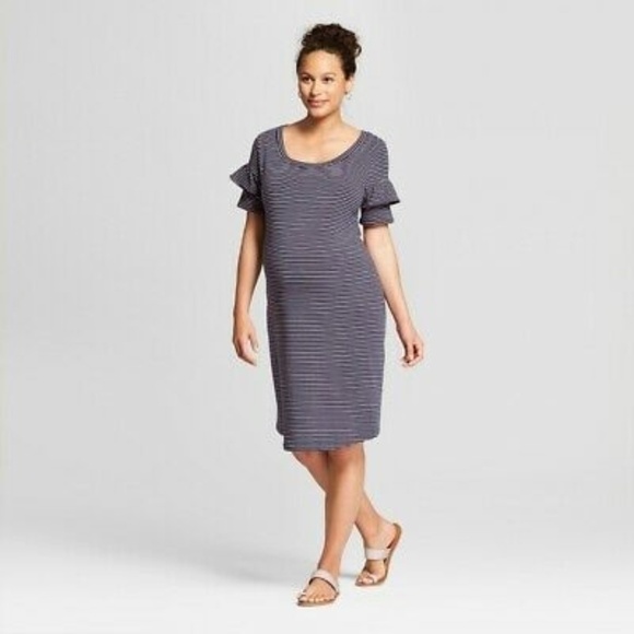 Ingrid & Isabel Dresses & Skirts - Ingrid & Isabel T Shirt Maternity Dress Striped M